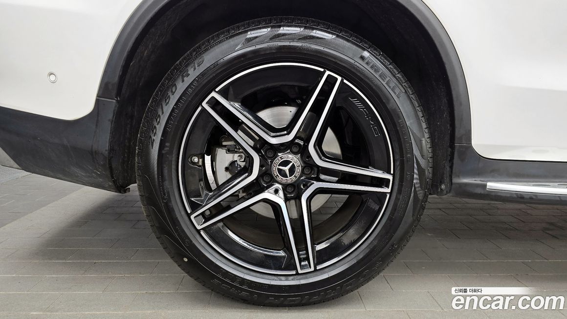 Mercedes-Benz GLC-Class 2023