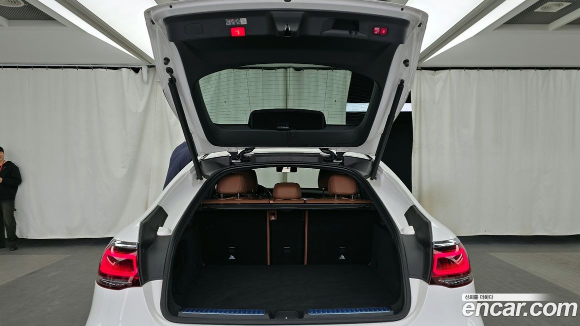 Mercedes-Benz GLC-Class 2023