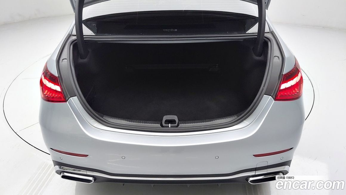 Mercedes-Benz C-Class 2023