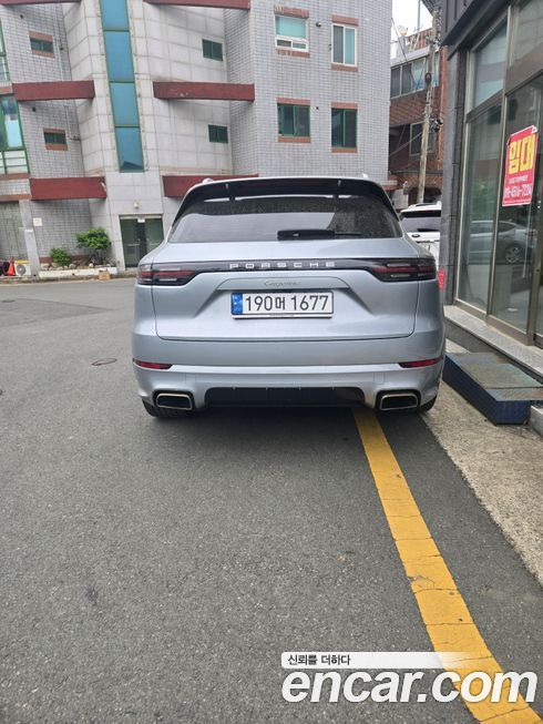 Porsche Cayenne 2022