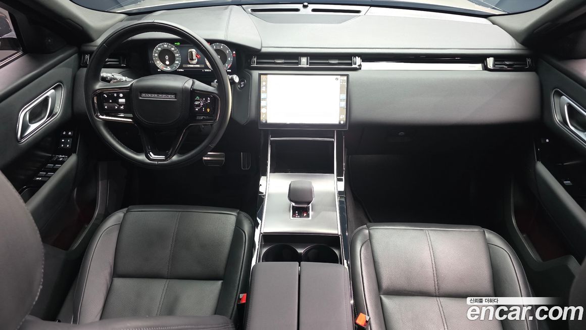Land Rover Range Rover Velar 2026