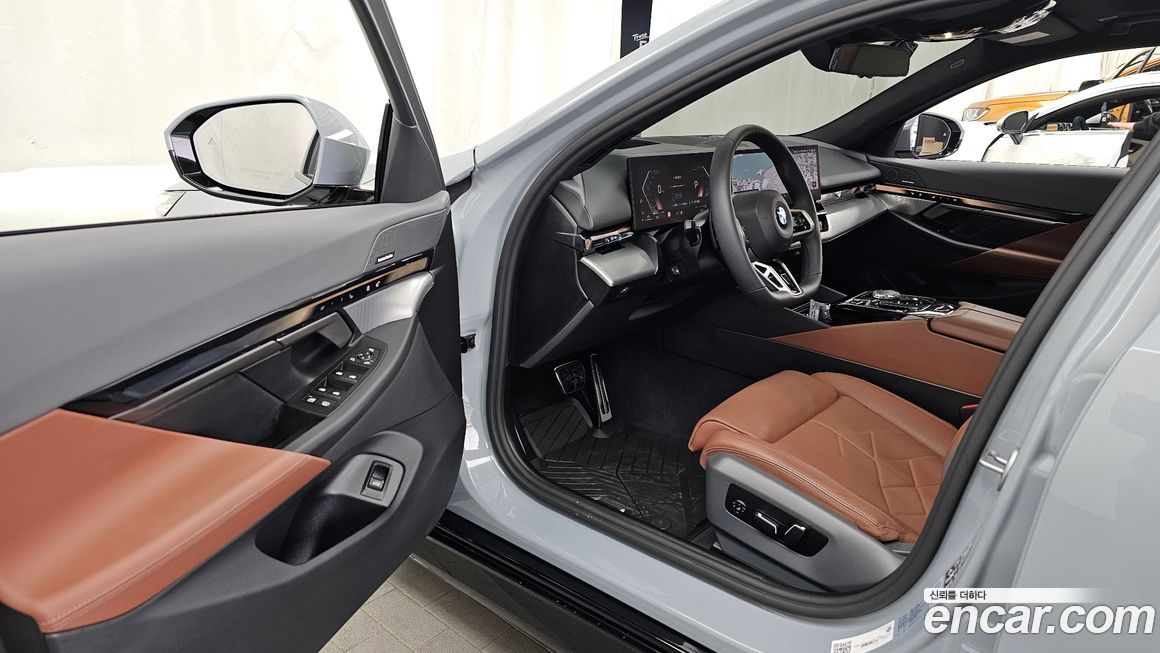 BMW 5-Series 2025