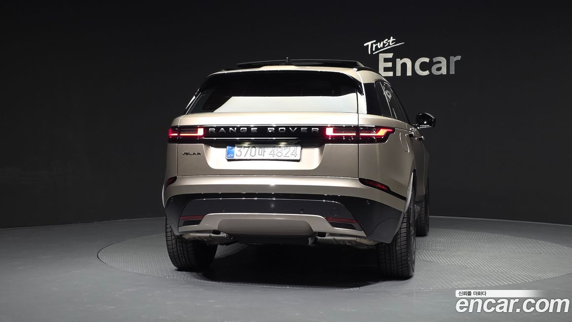 Land Rover Range Rover Velar 2026