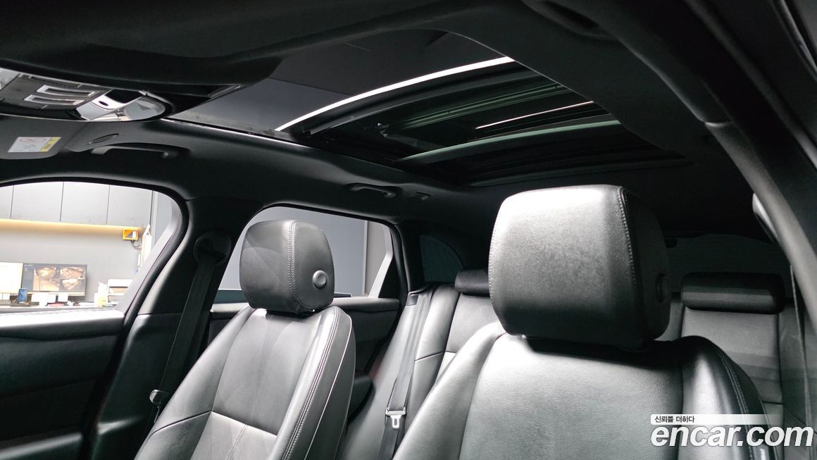 Land Rover Range Rover Velar 2026