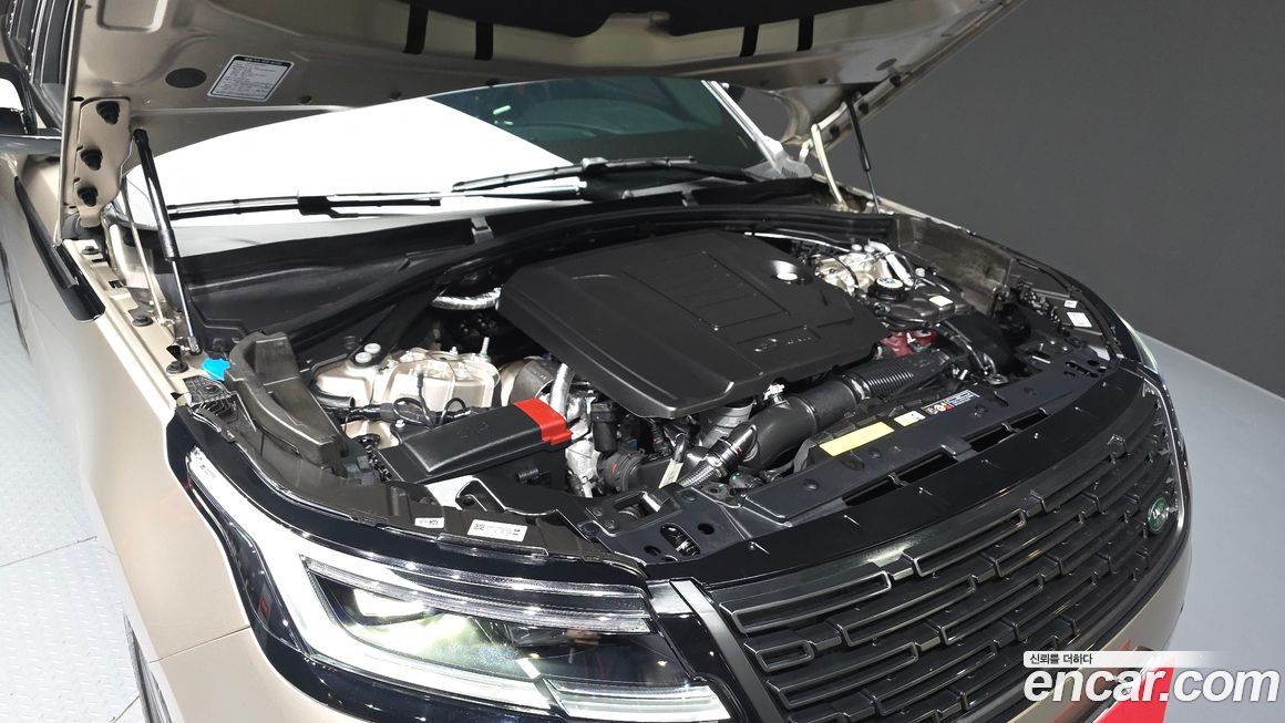 Land Rover Range Rover Velar 2026