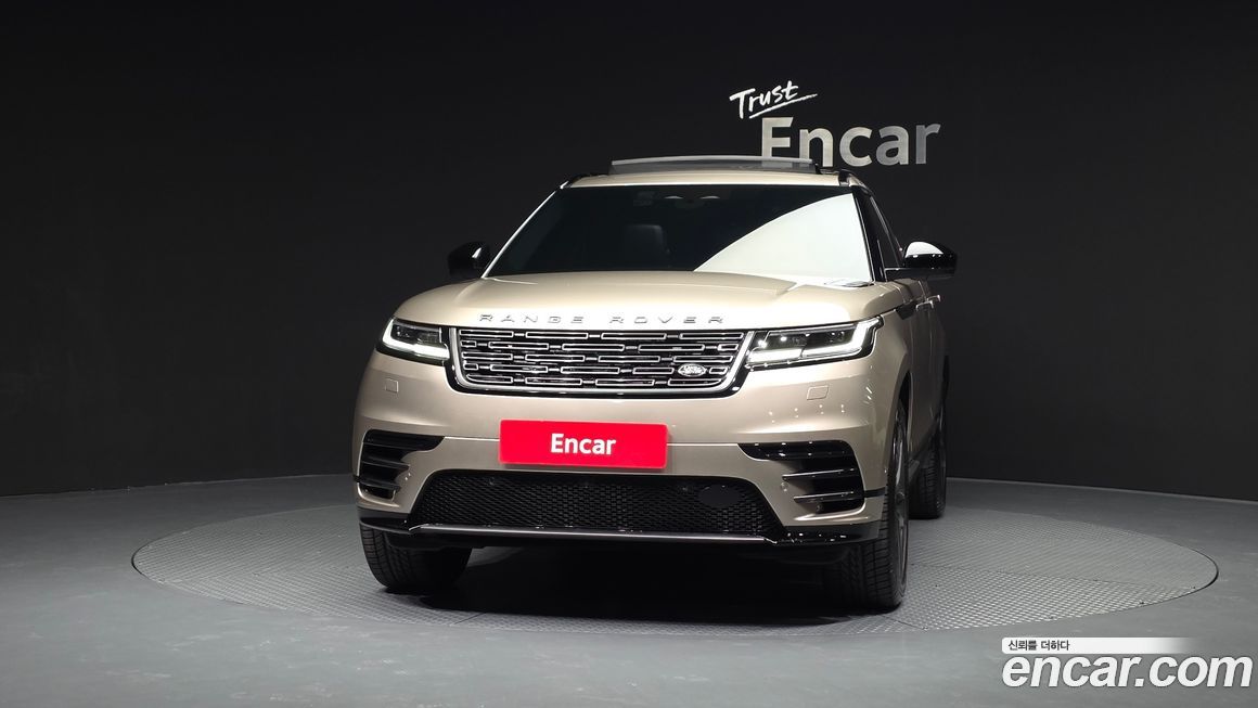 Land Rover Range Rover Velar 2026