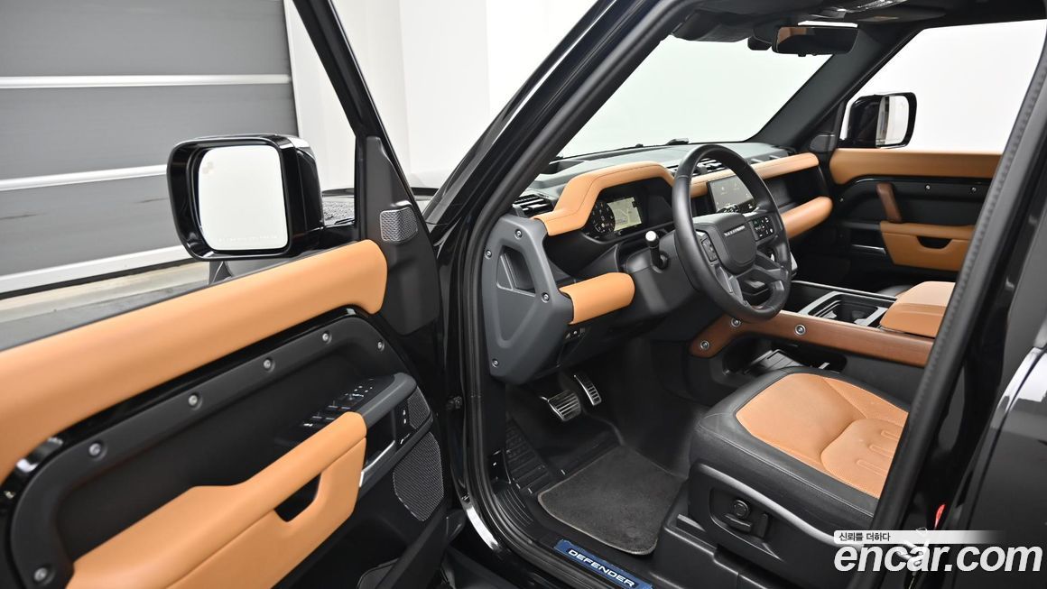 Land Rover Defender 2024