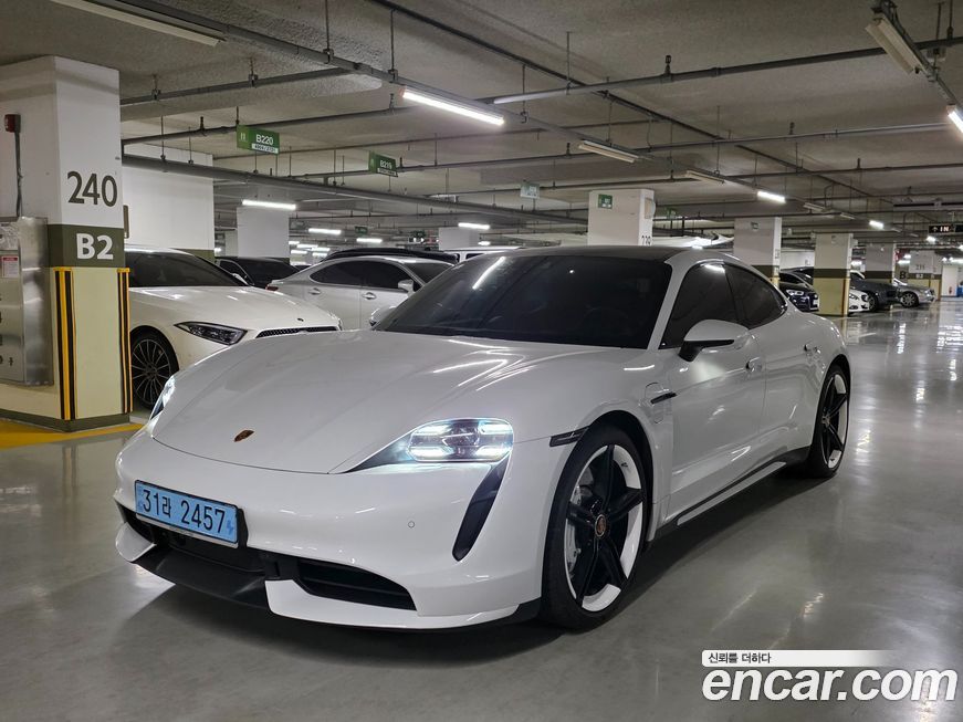 Porsche Taycan 2022