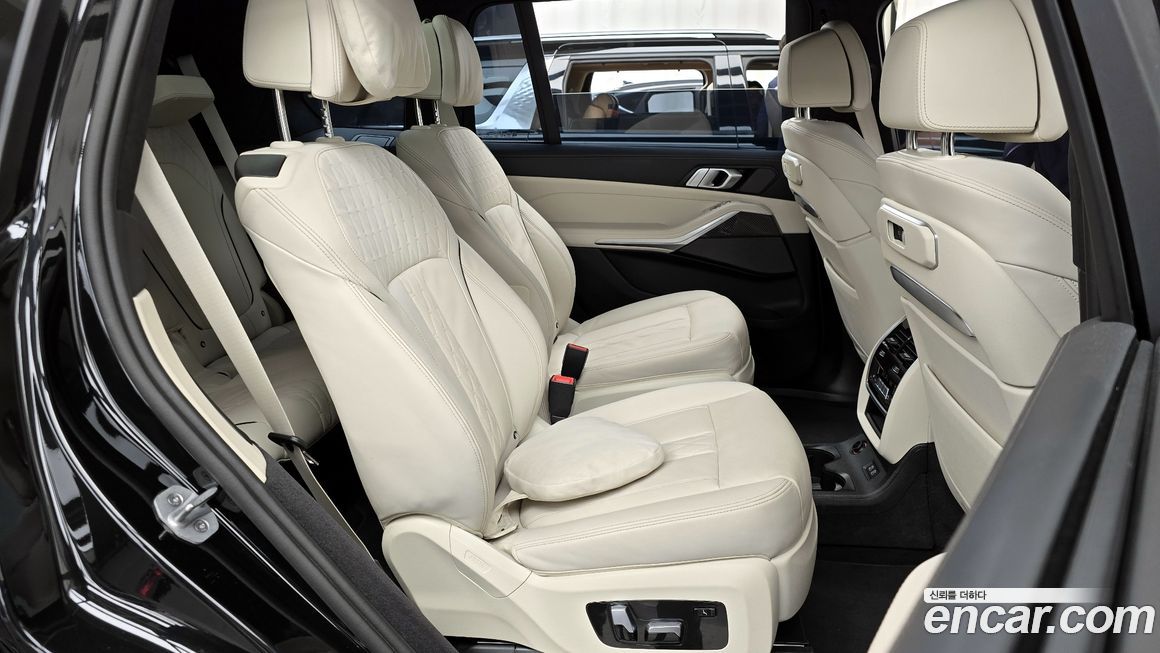 BMW X7 2025