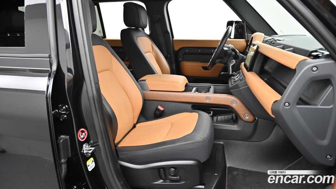 Land Rover Defender 2024