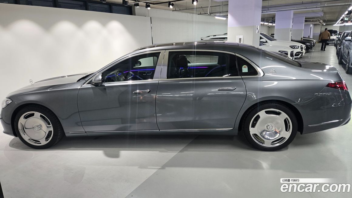 Mercedes-Benz S-Class 2025