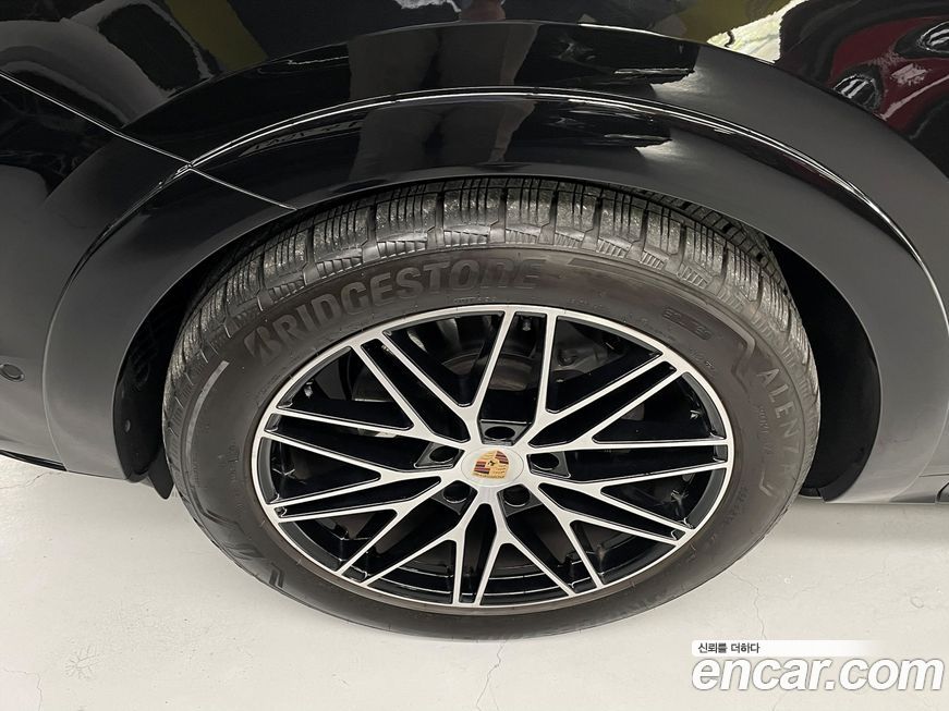 Porsche Cayenne 2025