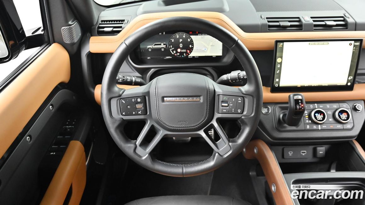 Land Rover Defender 2024