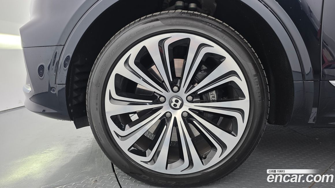 Bentley Bentayga 2025