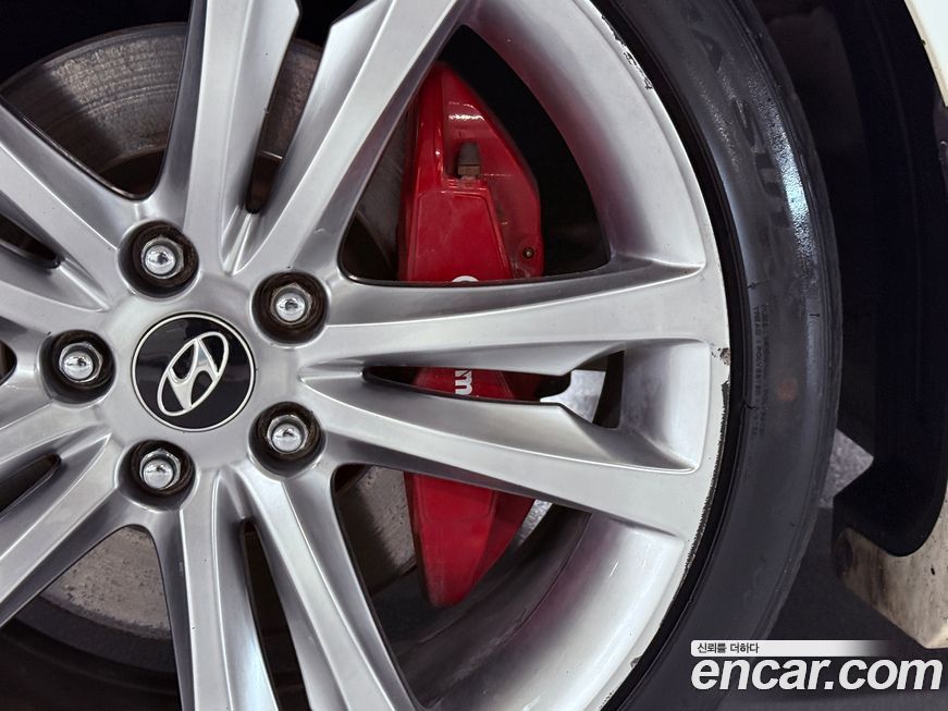 Hyundai Genesis 2010