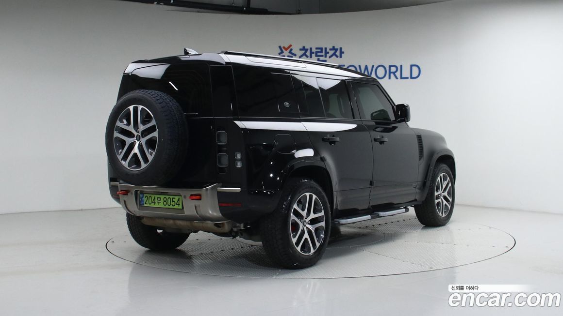Land Rover Defender 2024