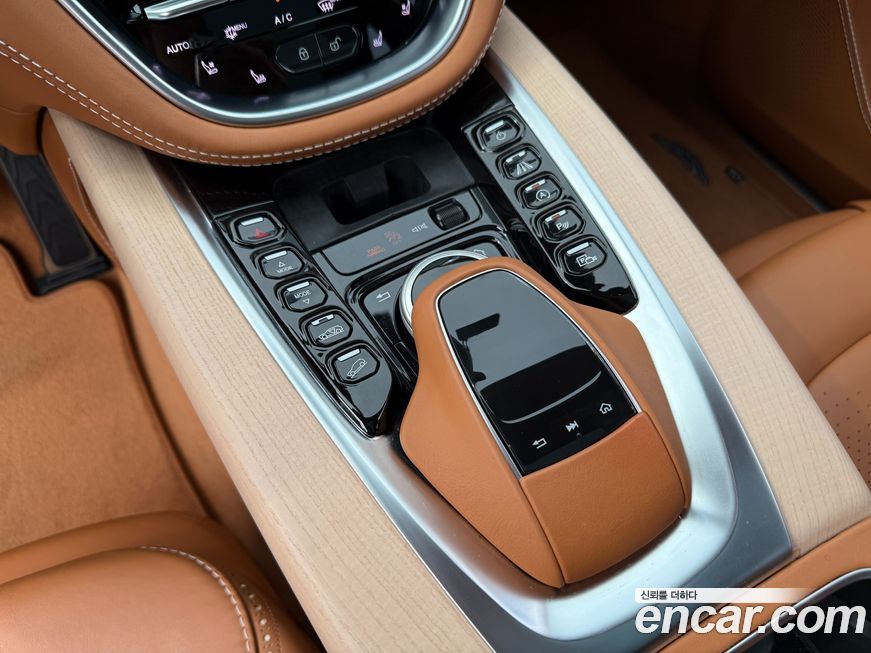 Astonmartin DBX 2021