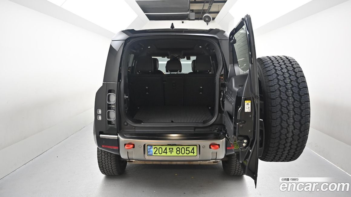 Land Rover Defender 2024