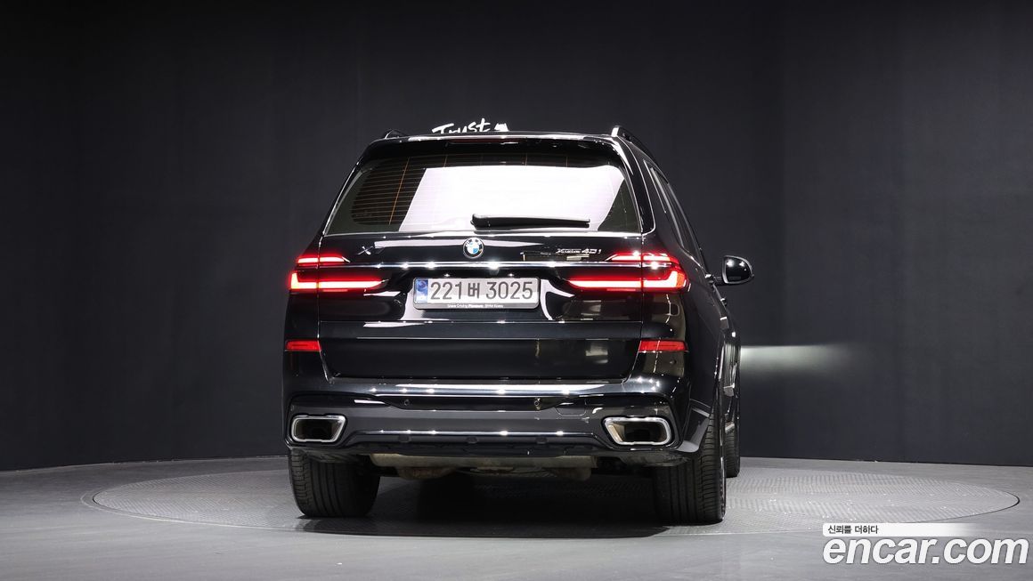 BMW X7 2025