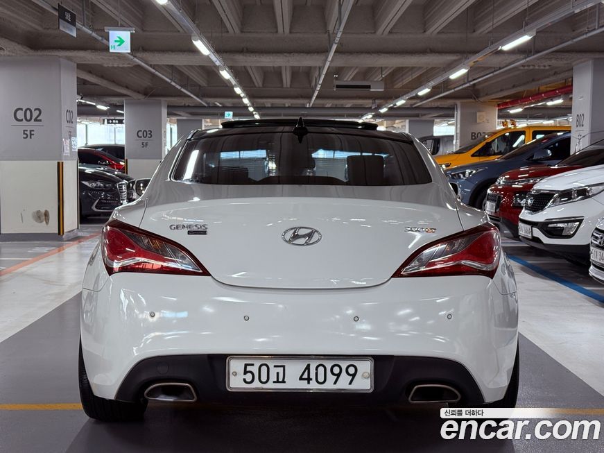 Hyundai Genesis 2010