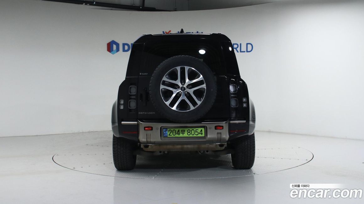 Land Rover Defender 2024