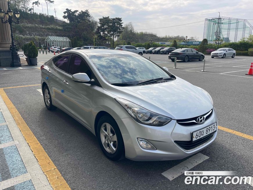 Hyundai AVANTE 2013