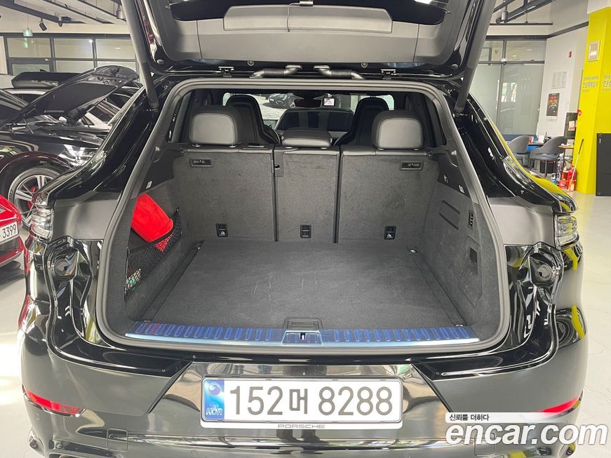 Porsche Cayenne 2025