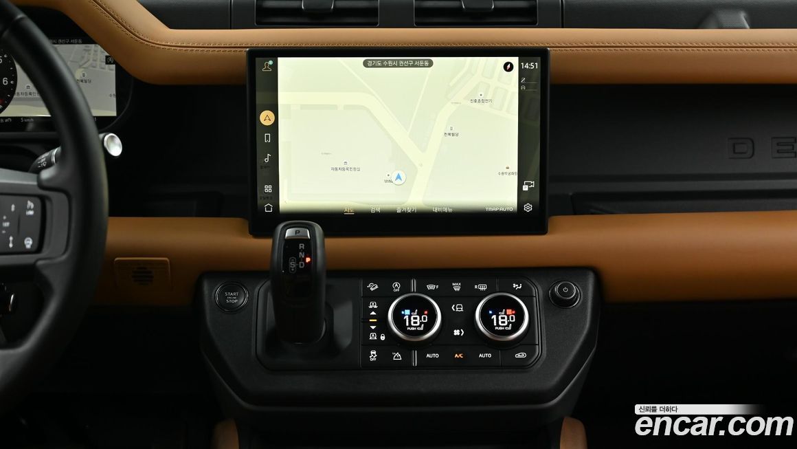 Land Rover Defender 2024