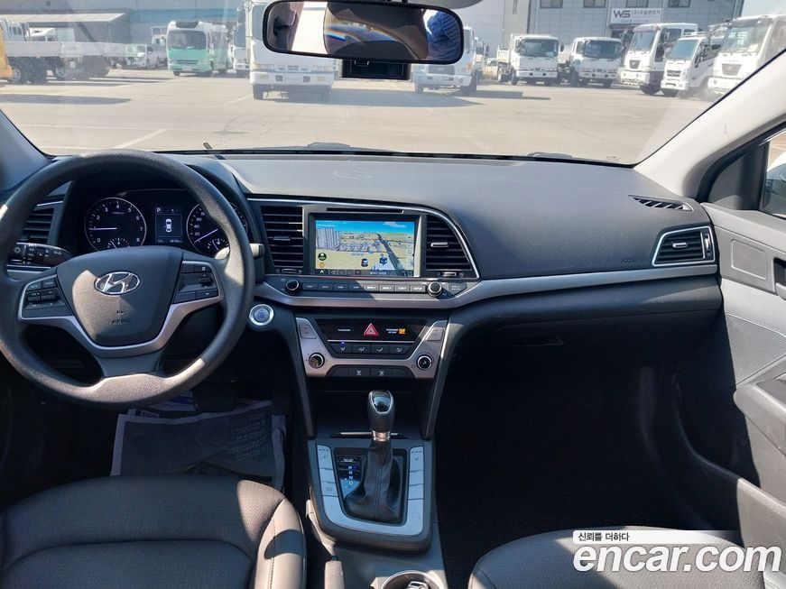 Hyundai AVANTE 2017