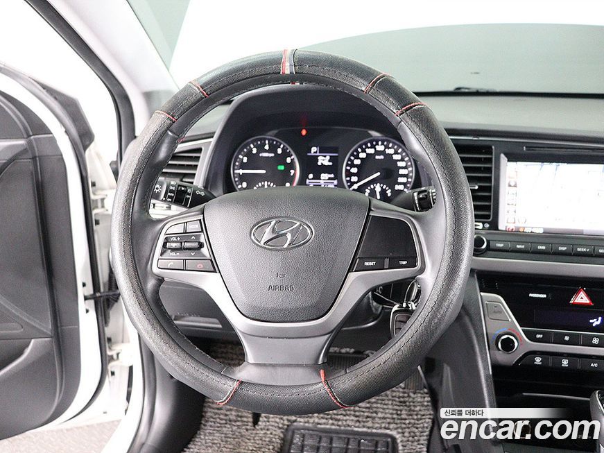 Hyundai AVANTE 2016
