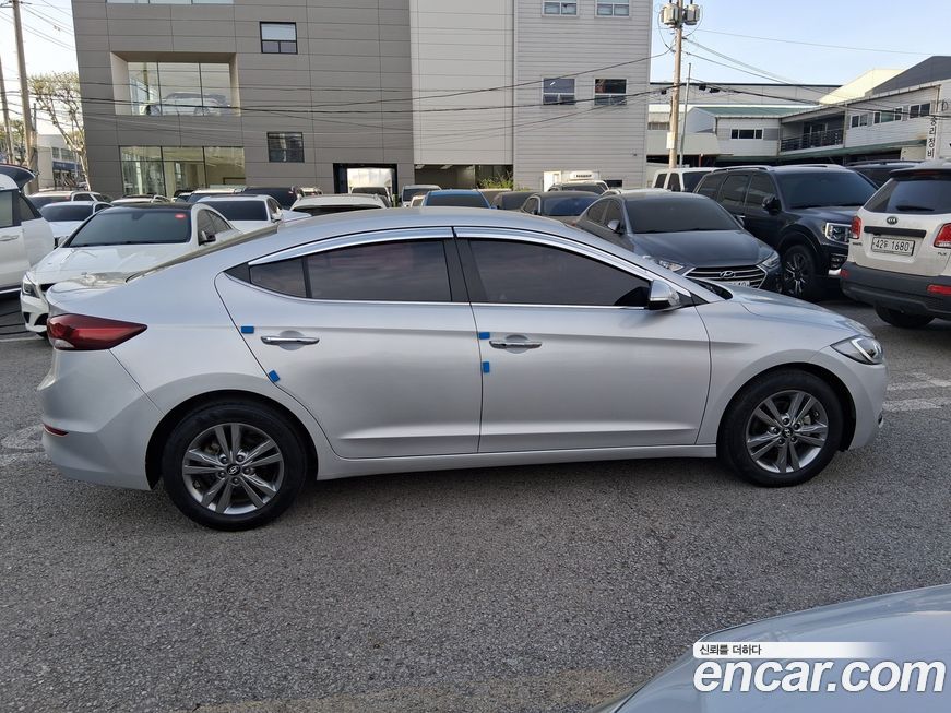 Hyundai AVANTE 2017