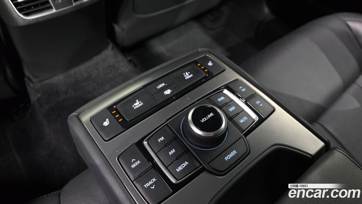 Hyundai Genesis 2016