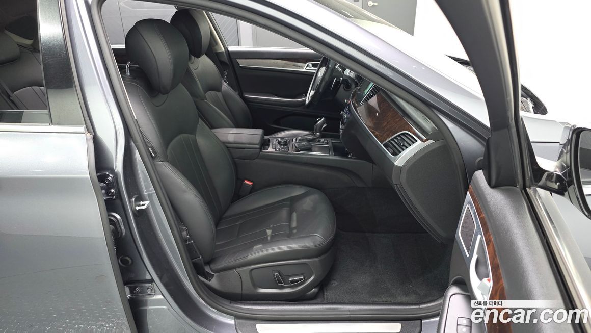 Hyundai Genesis 2016