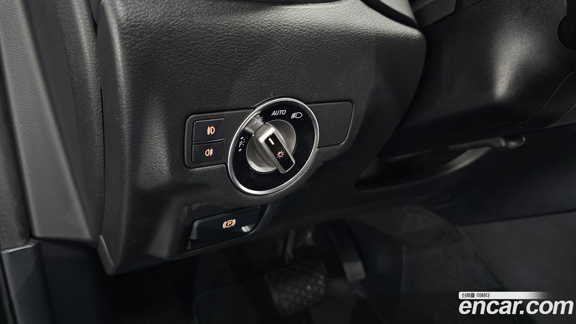 Infiniti Q30 2019