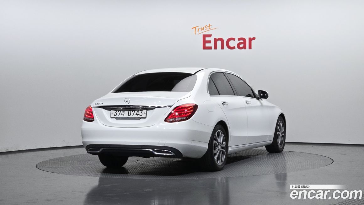 Mercedes-Benz C-Class 2016