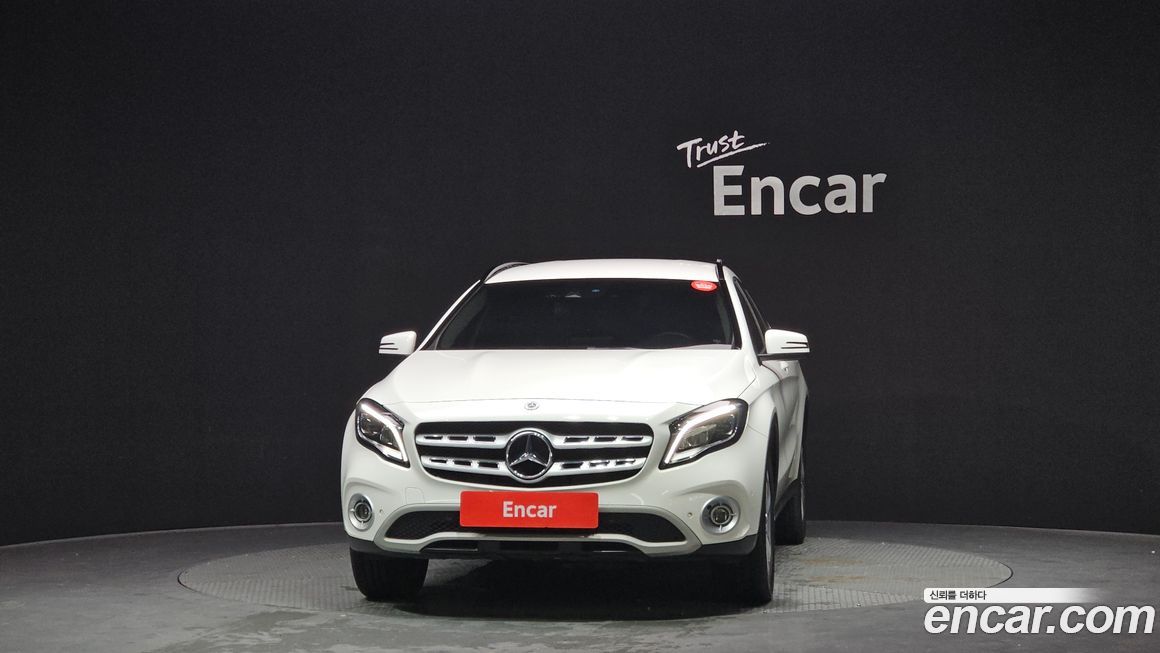 Mercedes-Benz GLA-Class 2019