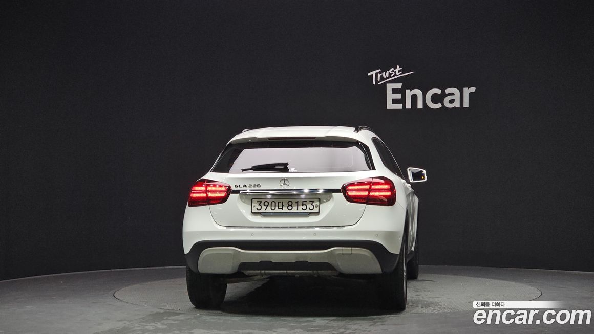 Mercedes-Benz GLA-Class 2019