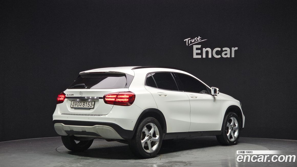 Mercedes-Benz GLA-Class 2019