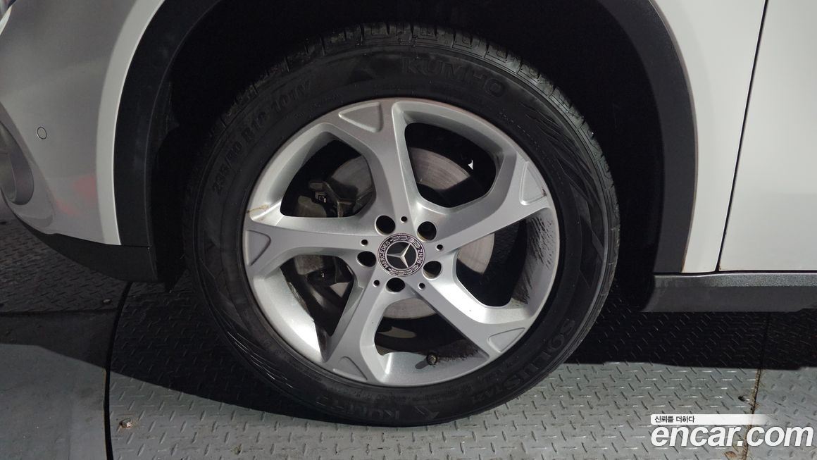 Mercedes-Benz GLA-Class 2019