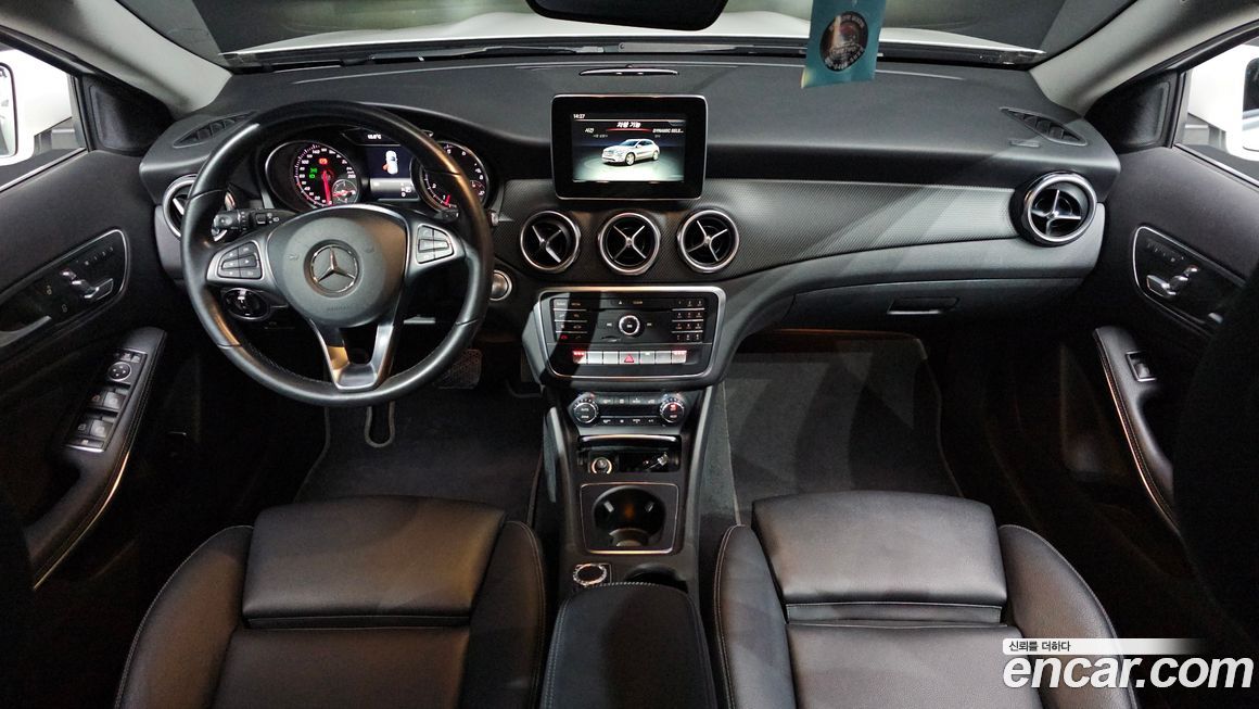 Mercedes-Benz GLA-Class 2019