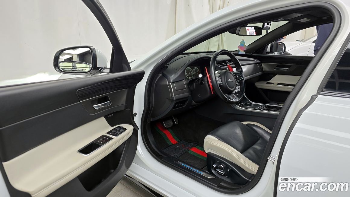 Jaguar XF 2017