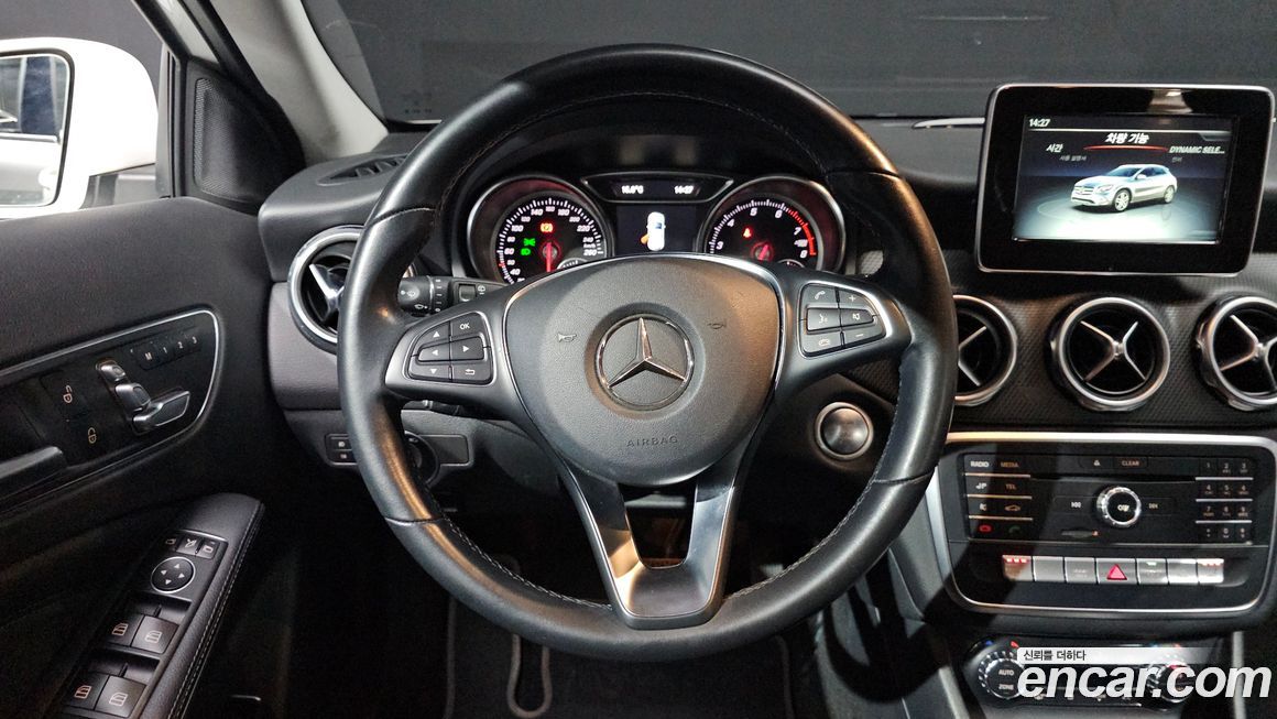 Mercedes-Benz GLA-Class 2019