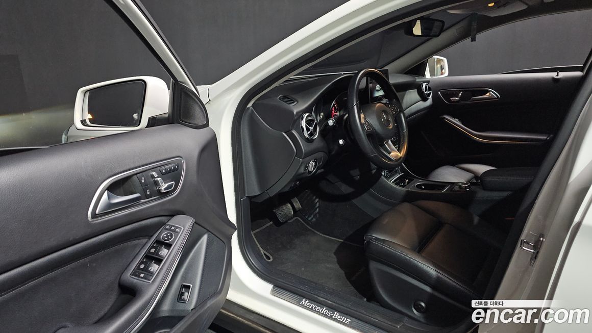 Mercedes-Benz GLA-Class 2019