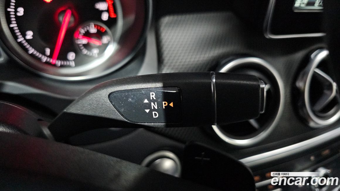 Mercedes-Benz GLA-Class 2019