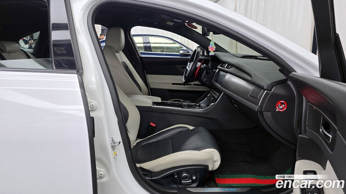 Jaguar XF 2017