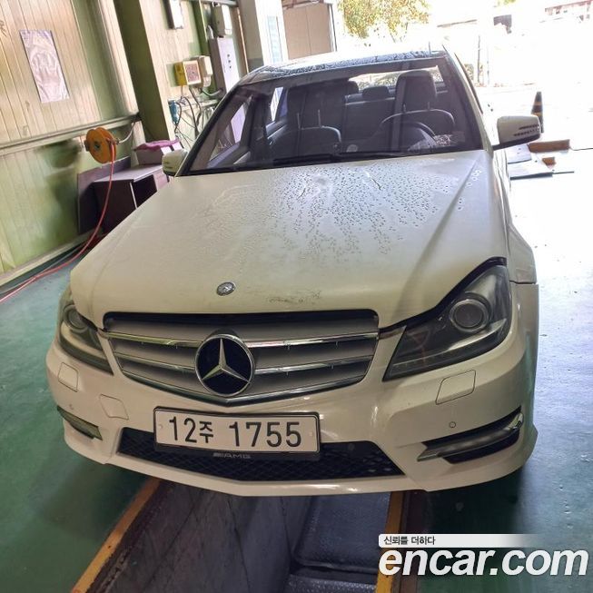 Mercedes-Benz C-Class 2012