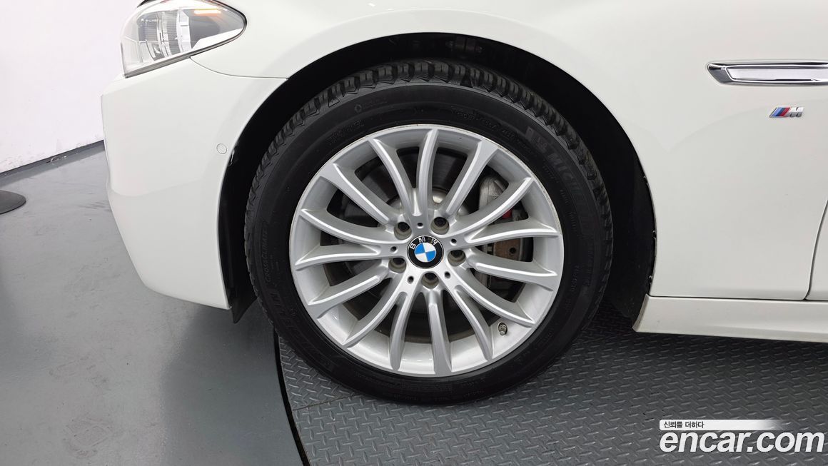 BMW 5-Series 2016