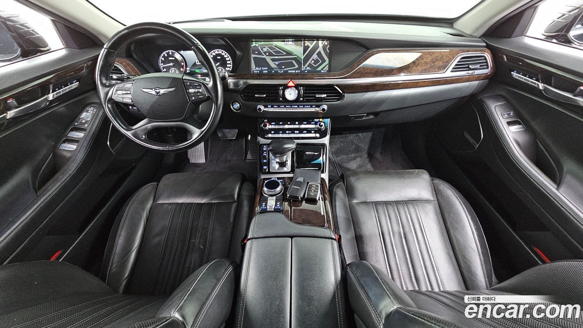 Genesis EQ900 2017
