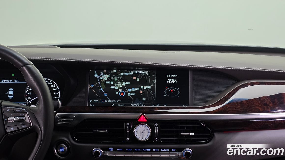 Genesis EQ900 2017
