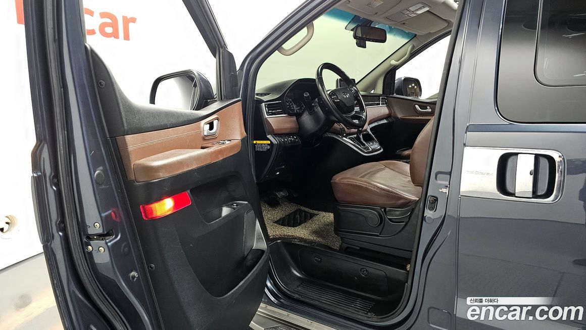 Hyundai Starex 2019